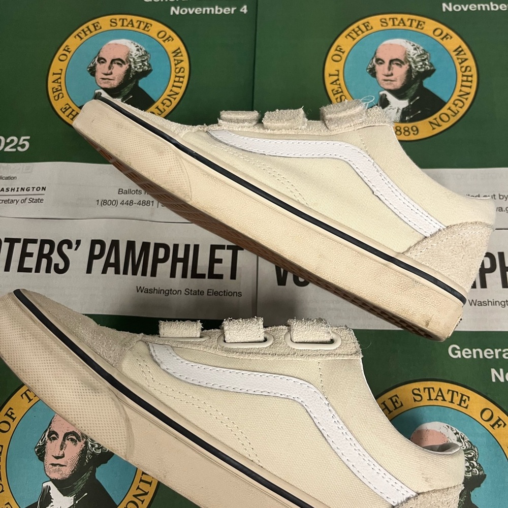 Vans White Low Top Sneakers 7 - Picture 2 of 6